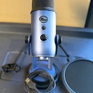 Yeti USB Microphone - Silver